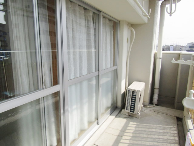 名古屋市西区　市営住宅　掃出し窓　網戸取付工事